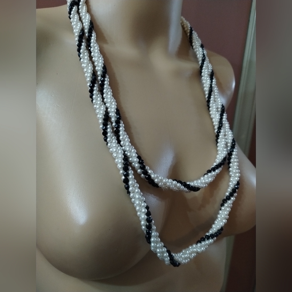 Long beaded black and white necklace faux pearl - Picture 2 of 4
